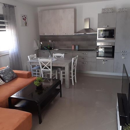 Apartman Nada Daire Ližnjan Dış mekan fotoğraf